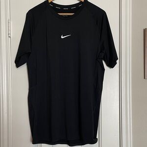 Nike Men's Black Short Sleeve Shirt